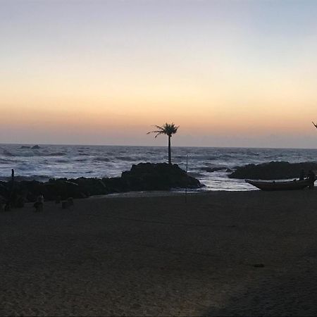 Beach Rip Rap Cabana And Guest Hotel กอลล์ ภายนอก รูปภาพ