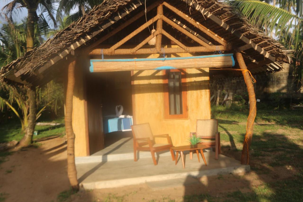 Beach Rip Rap Cabana And Guest Hotel กอลล์ ภายนอก รูปภาพ