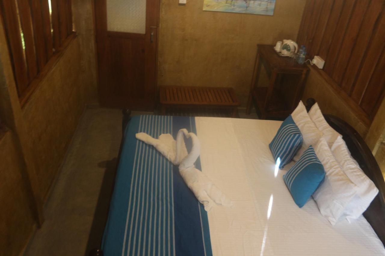 Beach Rip Rap Cabana And Guest Hotel กอลล์ ภายนอก รูปภาพ