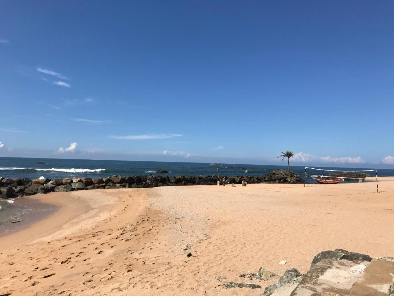 Beach Rip Rap Cabana And Guest Hotel กอลล์ ภายนอก รูปภาพ