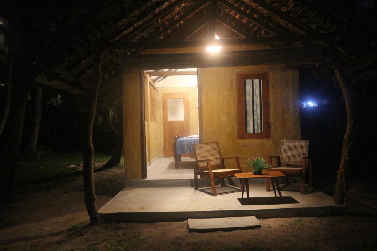 Beach Rip Rap Cabana And Guest Hotel กอลล์ ภายนอก รูปภาพ