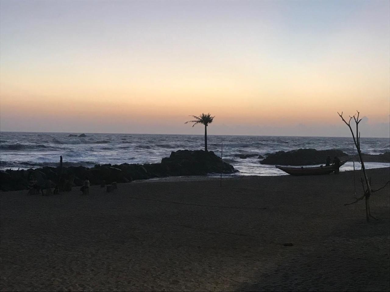 Beach Rip Rap Cabana And Guest Hotel กอลล์ ภายนอก รูปภาพ